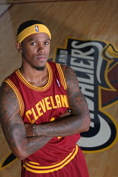 亚博体育登录入口-法甲赛程吃紧，克里夫兰骑士今晚临场应变，气氛紧张，团队化学反应显著