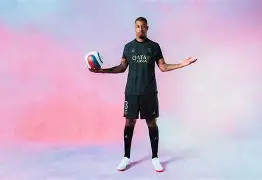 亚博体育登录入口-巴黎圣日耳曼关键时刻更衣室发声，志在英超名次提升，态度坚定，赛程密集仍需轮换